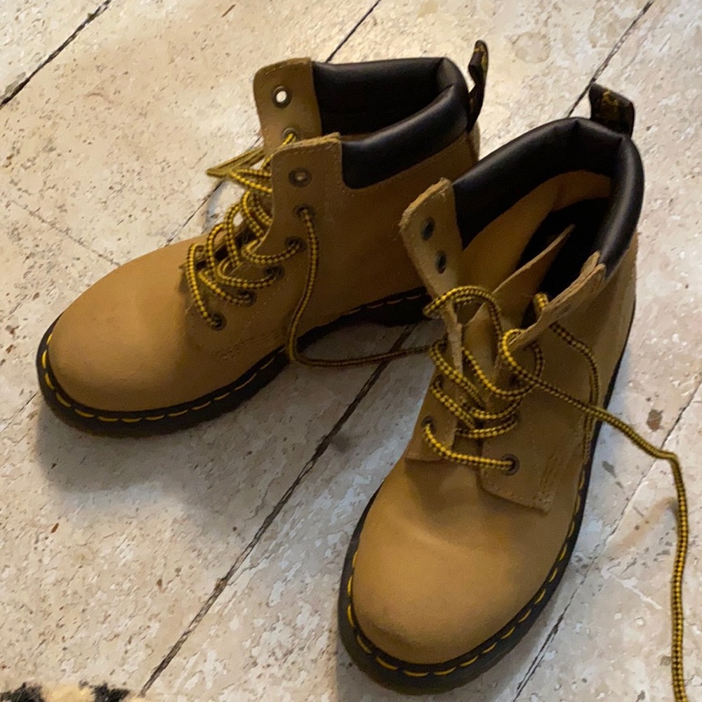 DM work boot style